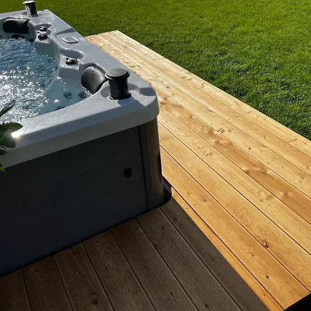 Tirolian North, Whirlpool, Sauna, Lagerfeuer Feriehus *